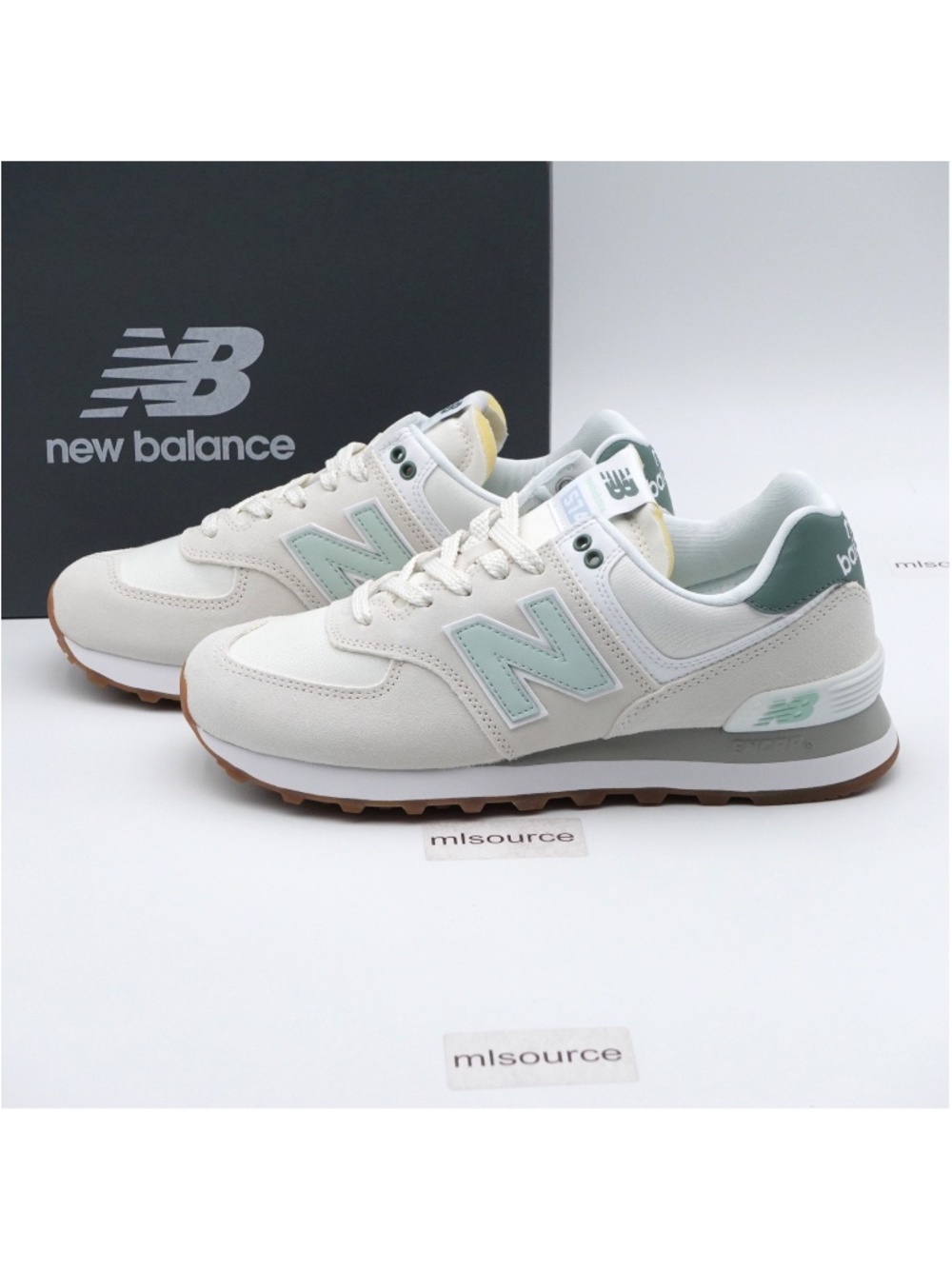 NEW Size 10 Women's New Balance 574 Suede Sneakers WL574CGR Sea Salt/New Spruce